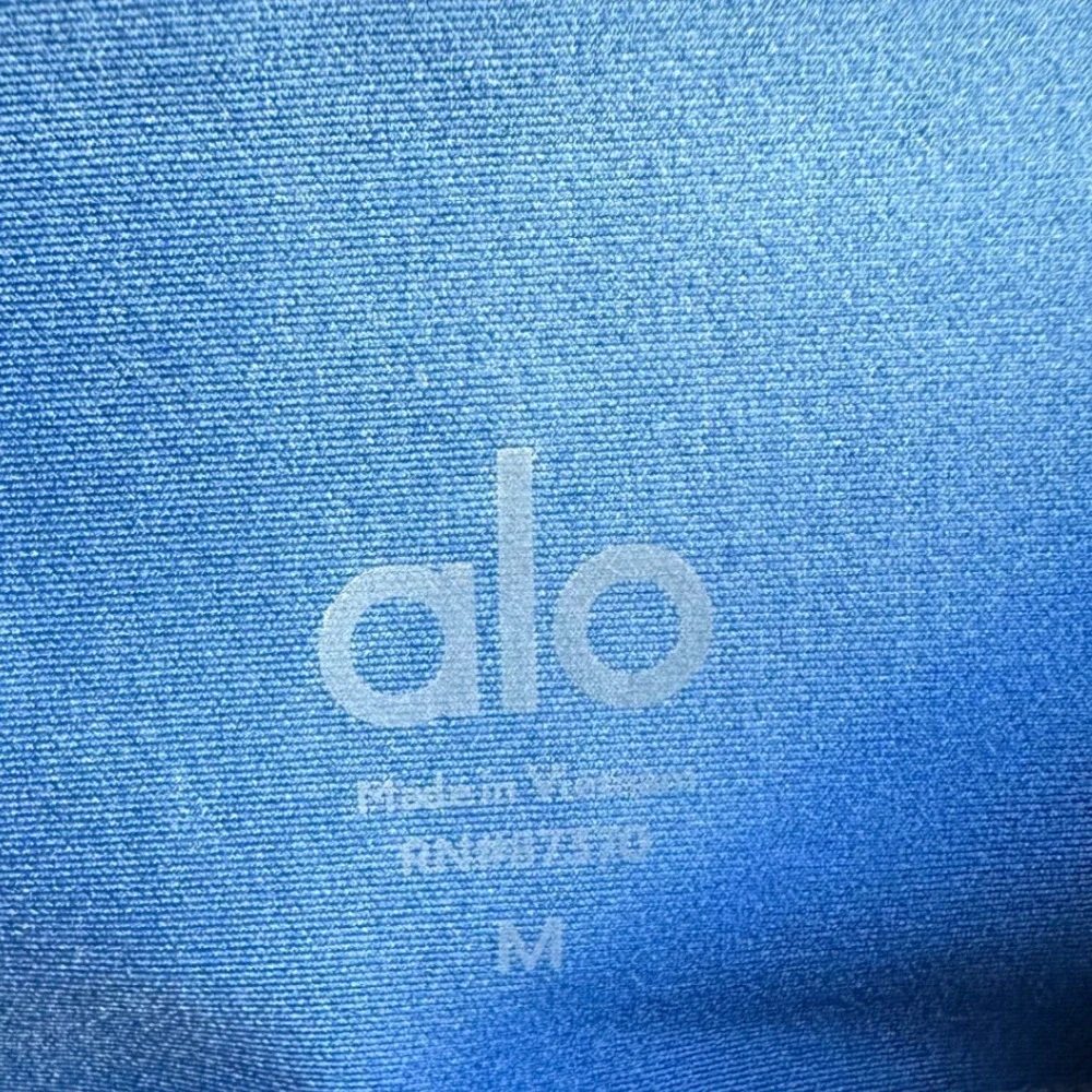 Alo Yoga Highwaist Airlift‎ Airbrush Leggings in Cobalt Marathon Size Medium
